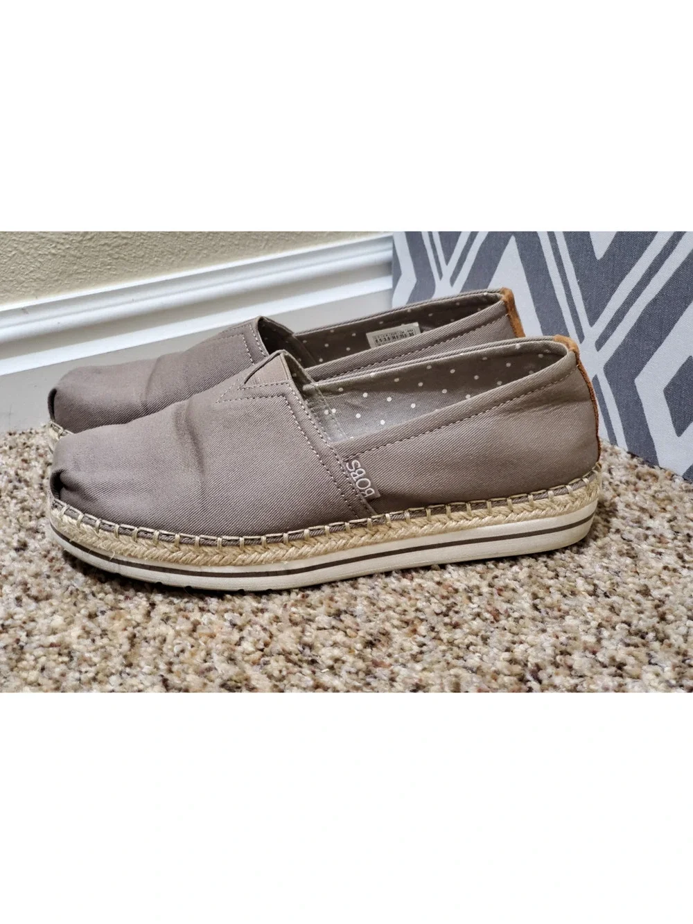 Bobs From Skechers Size 6.5 Memory Foam Espadrille Shoes Taupe textile cushioned